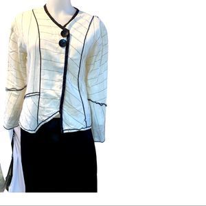 XIAO white and black cropped jacket